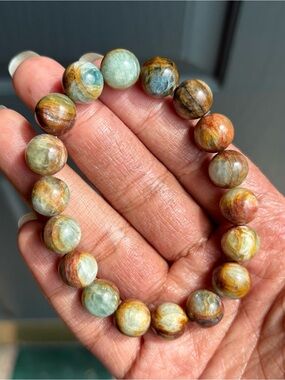 Island Kyanite Crystal Bracelet 12mm